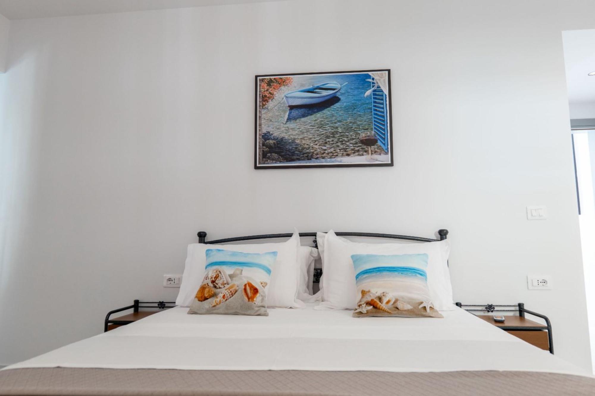 Aleksandra Apartments Sarandë Exterior foto